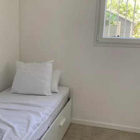 Apartment T2 : A 50m De La Plage, Proche Du Port, Jardinet Privatif, Ideal Familles - Fr-1-335-202 *