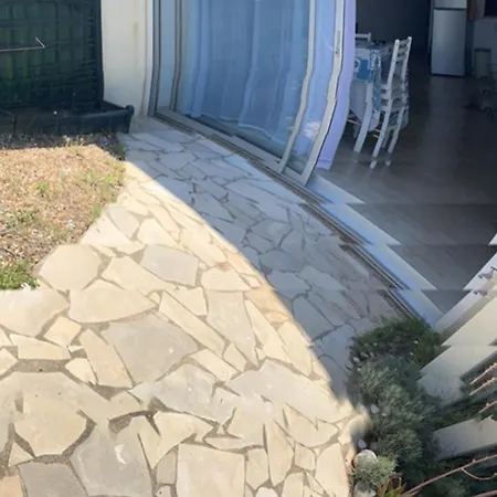 T2 : A 50m De La Plage, Proche Du Port, Jardinet Privatif, Ideal Familles - Fr-1-335-202 * Hyeres